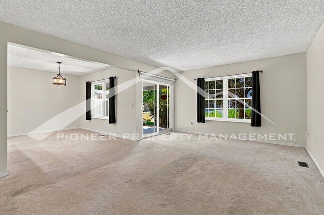 Building Photo - 2598 S Vaughn Way