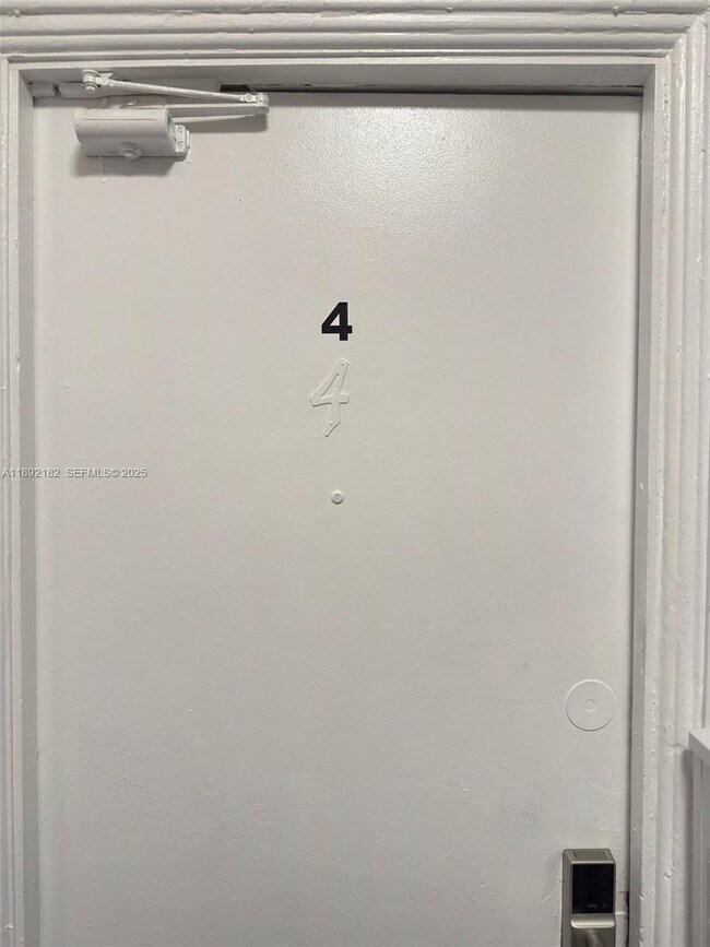 Building Photo - 545 Michigan Ave