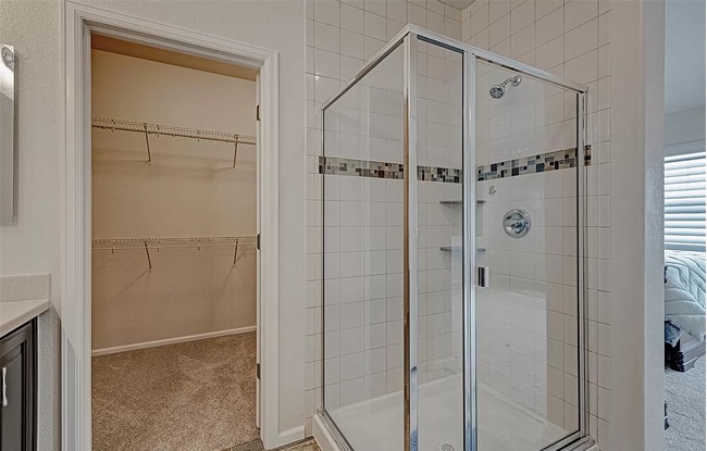 Building Photo - 9420 Loggia St