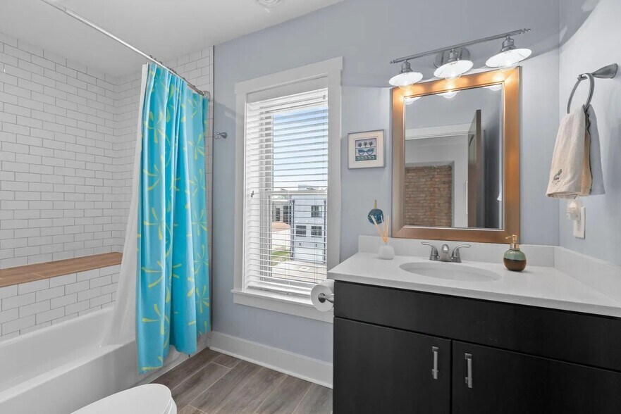 Building Photo - 144 Wilson Ave