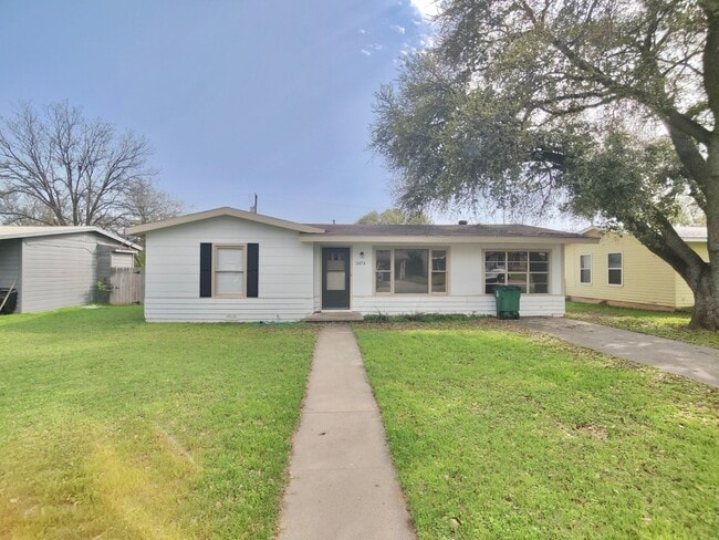 Primary Photo - COMING AUGUST 2025 - Cute 3-Bedroom Home i...