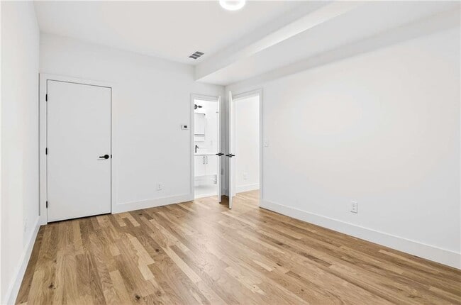 Building Photo - 816 Berne St SE