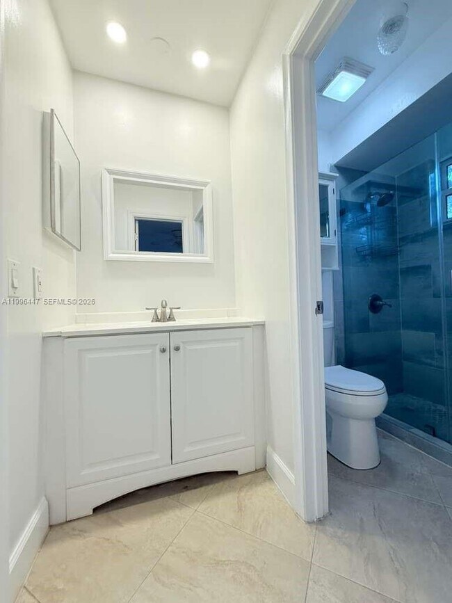 Building Photo - 325 NE 131st St