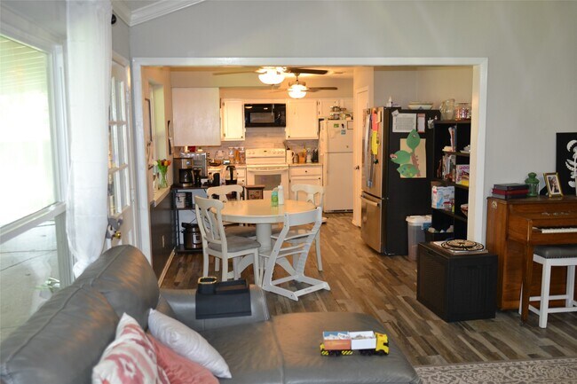 Building Photo - 10530 Permian Dr