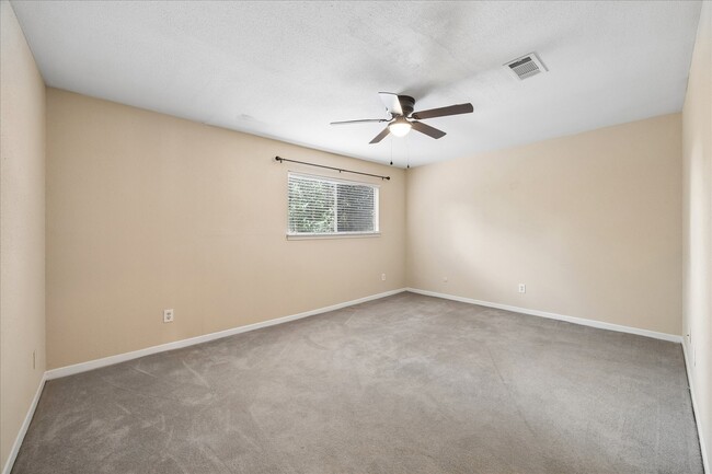 Building Photo - 1617 W Sam Houston Pkwy S