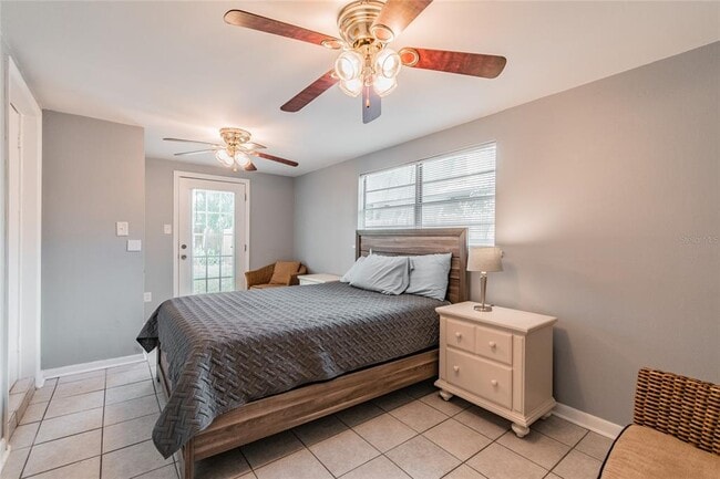 Building Photo - 3611 Anderson Ave