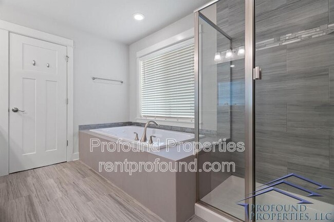 Building Photo - 17323 SW Kite Ln