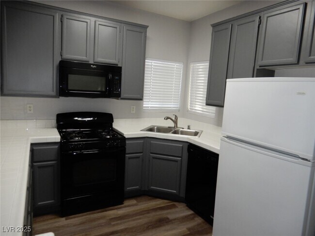 Building Photo - 75 N Valle Verde Dr
