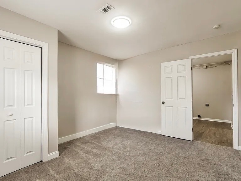 Building Photo - 2903 Dahlia Dr