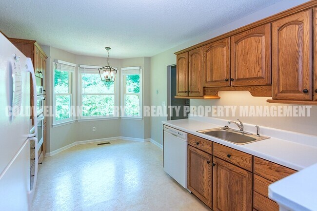 Building Photo - 211 Sandpiper Ln