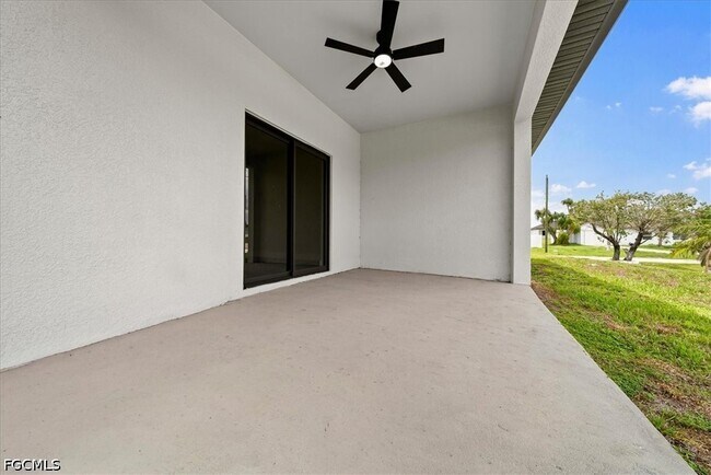 Building Photo - 318 Naples Ave S