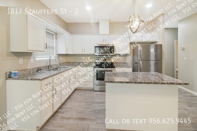 Building Photo - 1817 Stauffers St