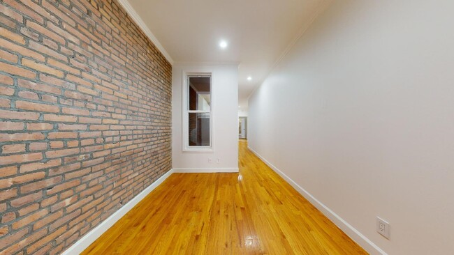 Primary Photo - Bradhurst Avenue