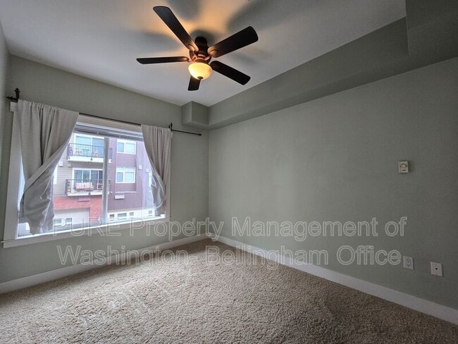 Building Photo - 1015 Railroad Ave