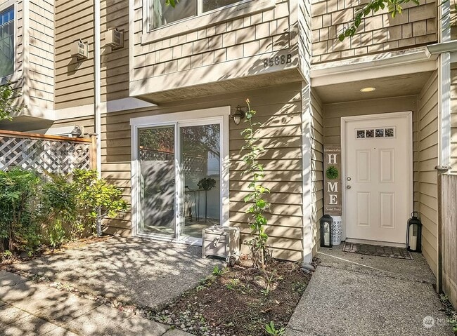 Building Photo - 8508 Nesbit Ave N