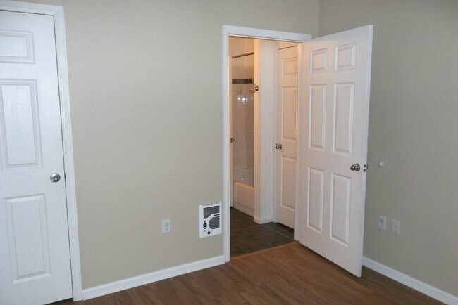Building Photo - Beautiful Southeast Fort Collins Condo with Community Amenities