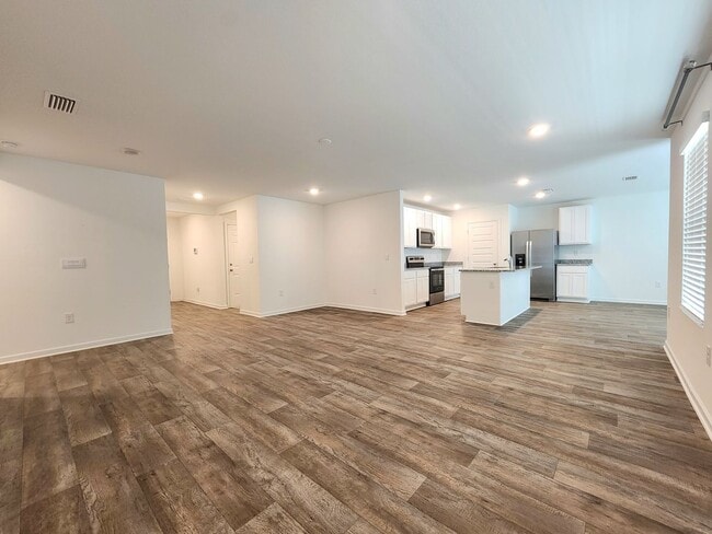 Building Photo - Lovely 4/2 available now in Raley Farms of...