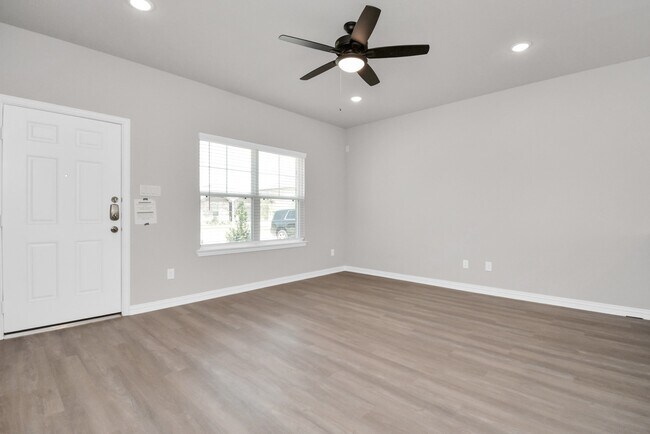 Building Photo - 27106 Beacon Glen Dr