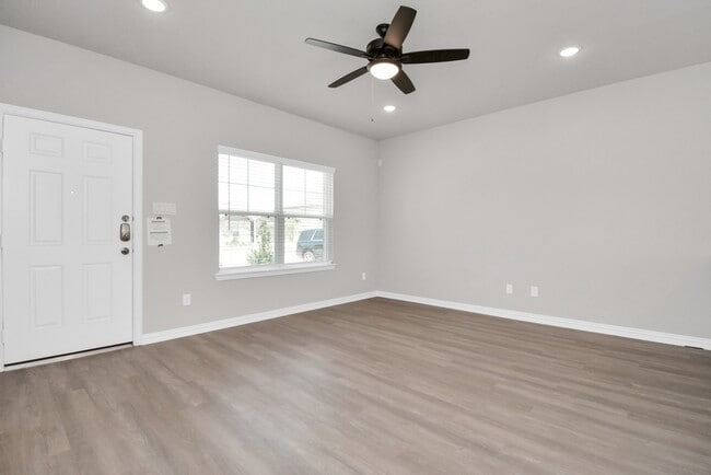 Building Photo - 4611 Aurora Glen Dr