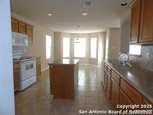 Building Photo - 815 Antler Post