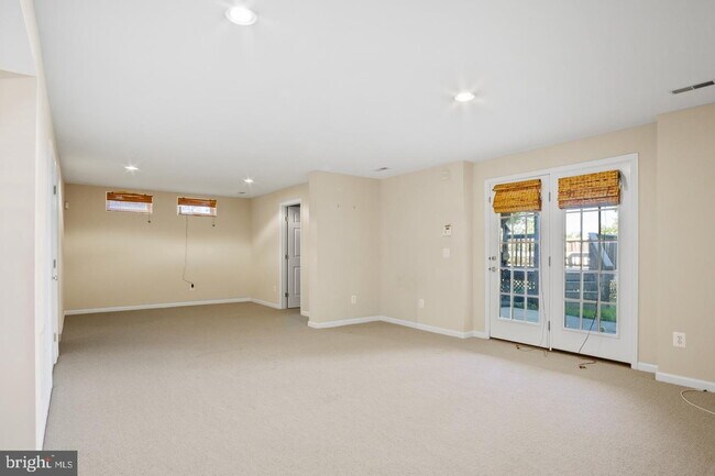 Building Photo - Spacious 4-Bedroom Home with Lake Views & Finished Basement