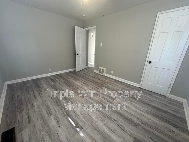 Building Photo - 8239 Fay Dr