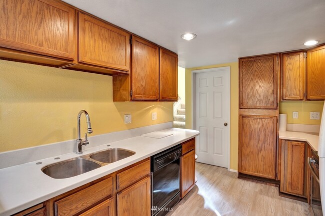 Building Photo - 15212 Sunwood Blvd