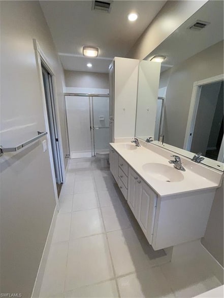 Building Photo - 6065 Islandwalk Blvd