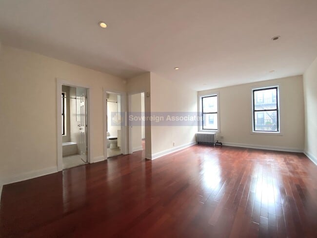 Building Photo - 20 Magaw Pl