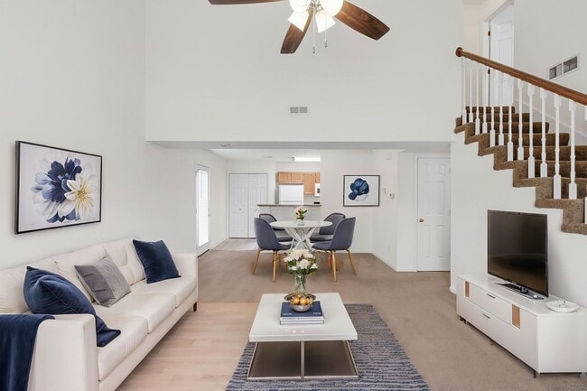Building Photo - 5004-5006-5006 Betty Jean Way