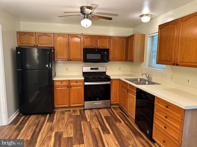 Building Photo - 408 Rockwood Dr