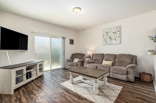 Building Photo - 5521 Yellowfin Ct