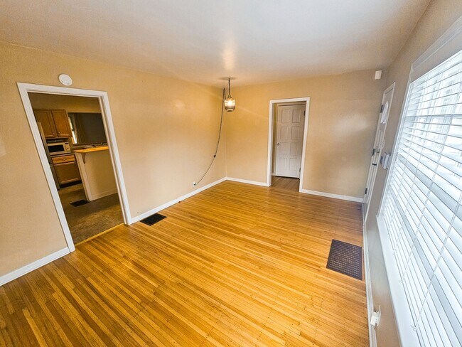 Building Photo - 5352 Crittenden Ave