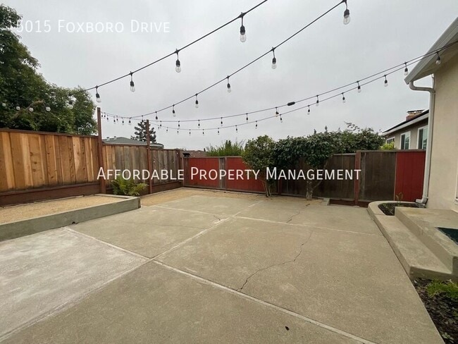 Building Photo - 5015 Foxboro Dr