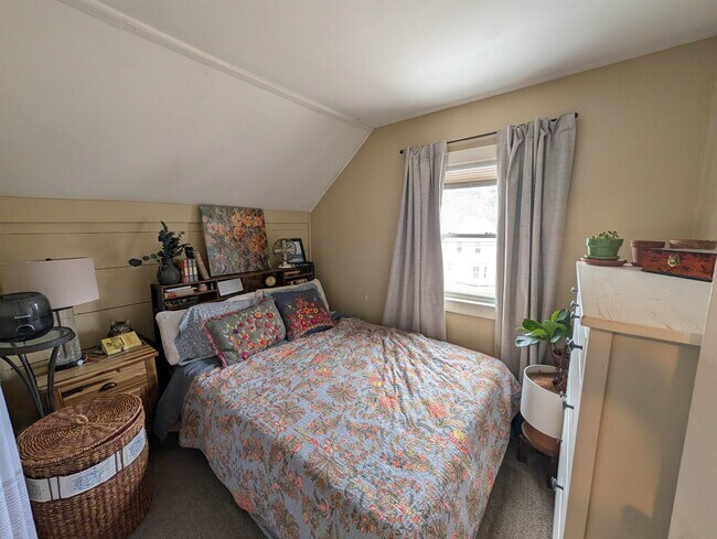 Building Photo - 73 Highland St