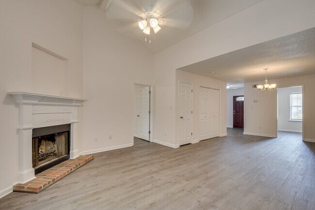 Building Photo - 513 Brians Way