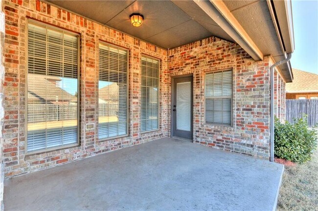 Building Photo - 16304 Vallejo Pl