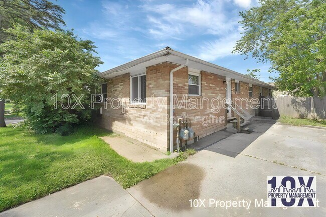 Building Photo - 1729 Elaine Rd