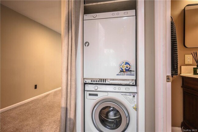 Building Photo - 150 N Bedford Rd