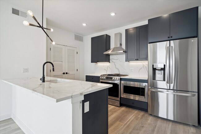 Building Photo - 2636 E York St