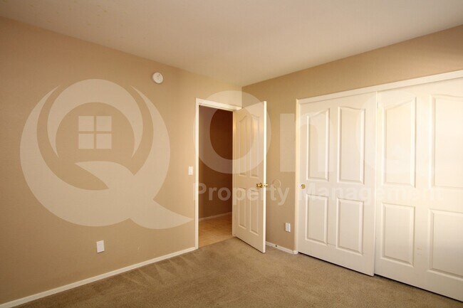 Building Photo - 10234 E Javelina Ave