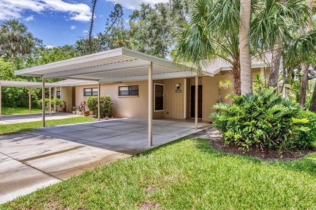 Building Photo - 5051 Village Garden Dr