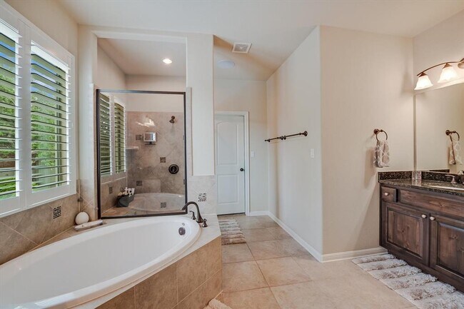 Building Photo - 18120 Lipan Apache Cove