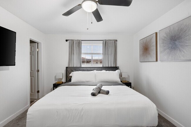 Building Photo - 3101 N 40th Dr