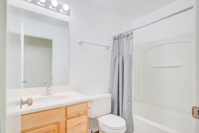 Building Photo - 1153 W 400 S