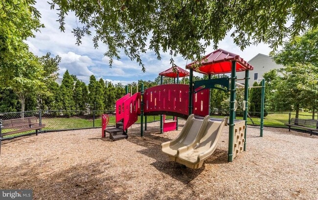 Building Photo - 43187 Loudoun Reserve Dr