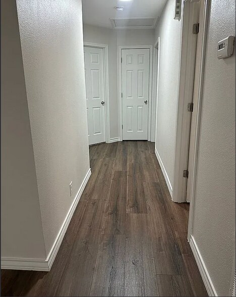 Building Photo - 9711 Chelsea Cir