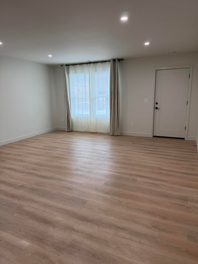 Building Photo - 1007 Jefferson St