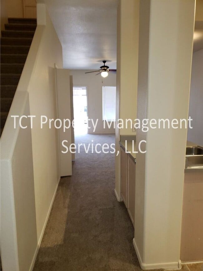 Building Photo - Cozy Two Bedroom Condo in Chandler!