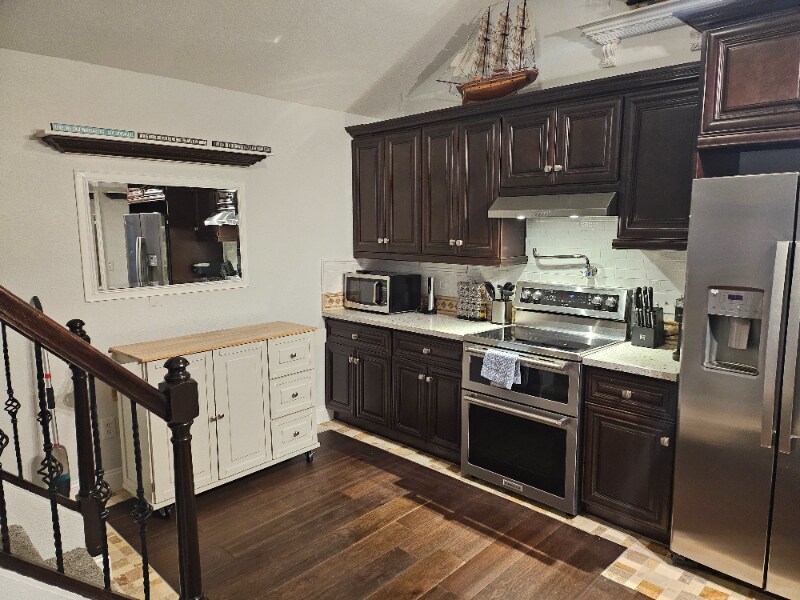 Building Photo - 18989 NE Marine Dr